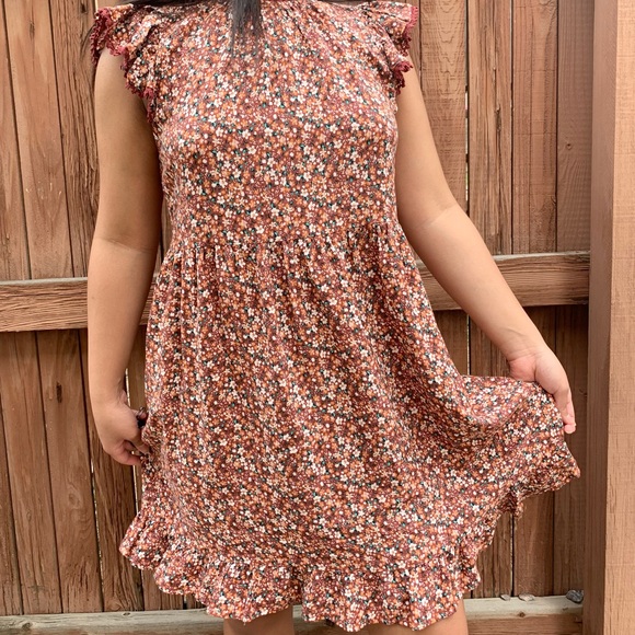 Floral Wild Fable Dress - Picture 2 of 4
